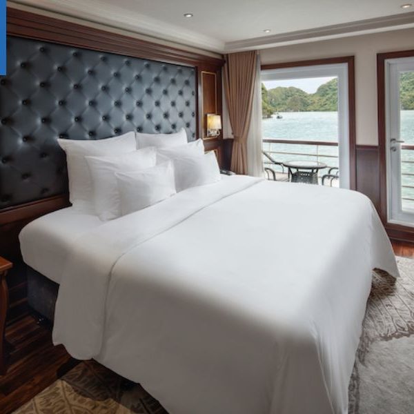 Phòng Deluxe Balcony Cabin du thuyền Paradise Elegance
