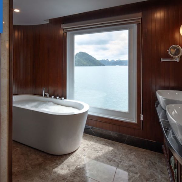 Tiện nghi Phòng Captain’s View Terrace Suite du thuyền Paradise Elegance