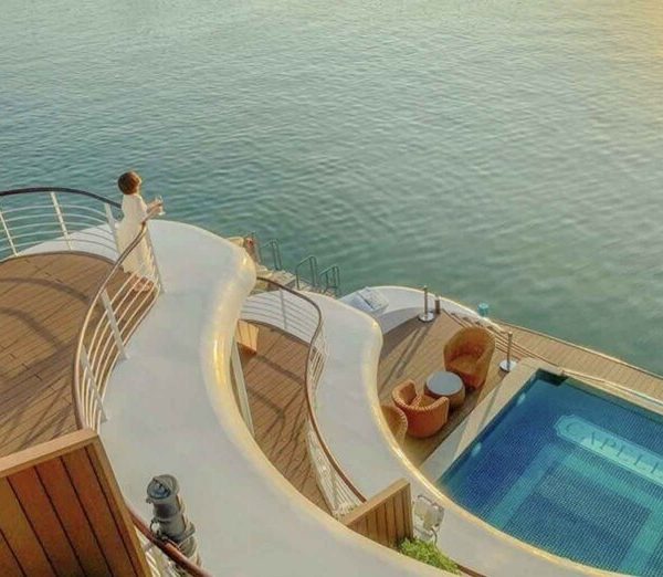 Khu vực sundeck nằm trên tầng cao nhất