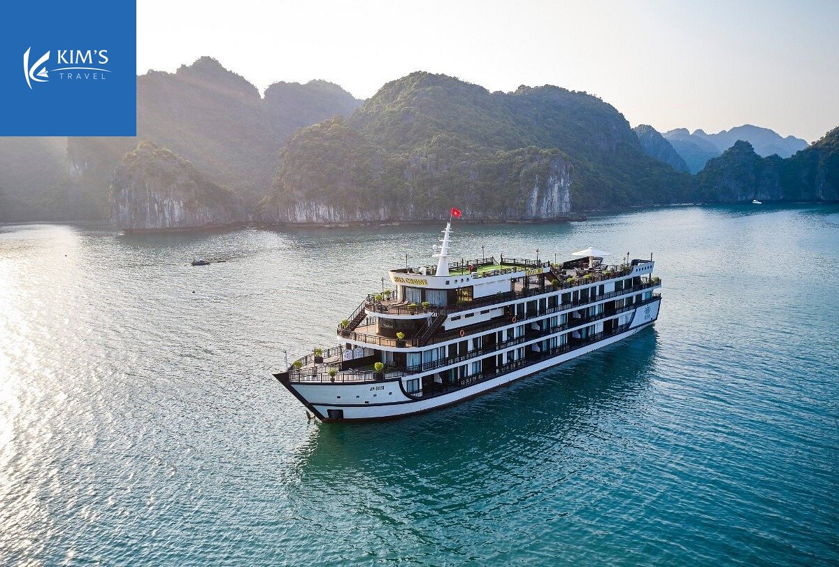 Ngắm vẻ đẹp Hạ Long qua du thuyền Rita Cruises