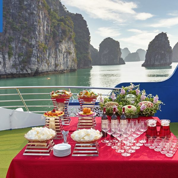 Góc nhìn cực thoáng du thuyền Cozy Bay Cruises