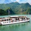 Dat tour tham vinh bang du thuyen Oriental Sails tai Kims Travel