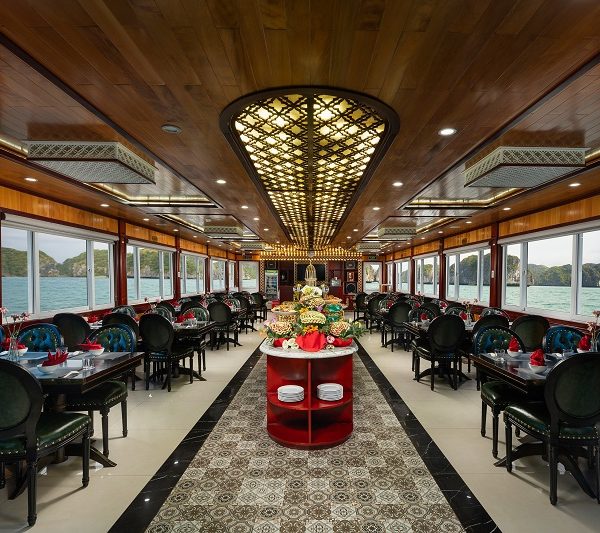 Du thuyền Lisa Cruise HaLong restaurant 1