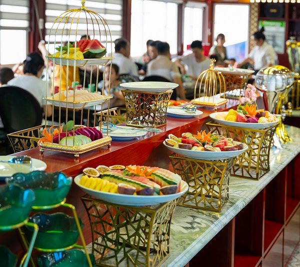 Du thuyền Lisa Cruise HaLong restaurant 3