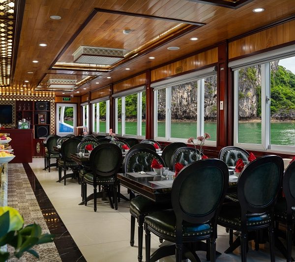 Du thuyền Lisa Cruise HaLong restaurant 4