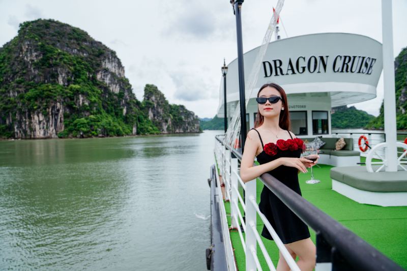 du thuyền VIP Dragon Cruise