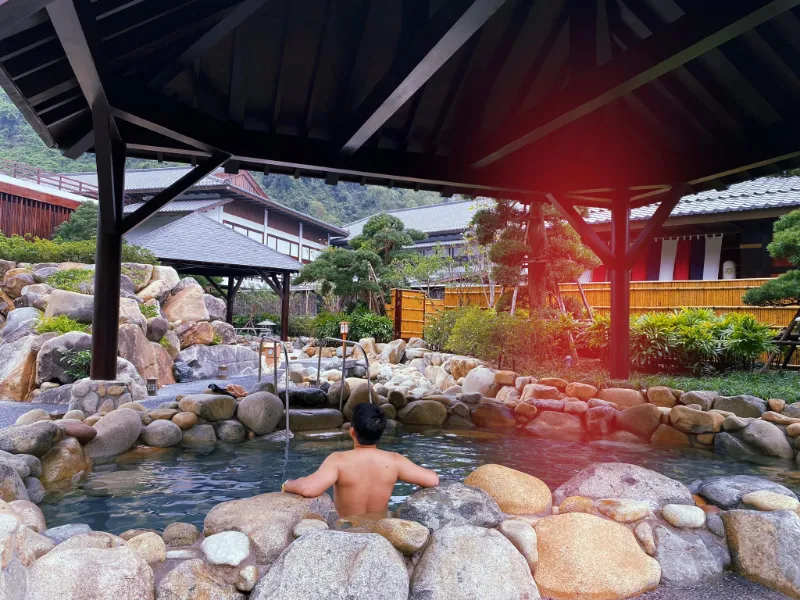 suối khoáng nóng tại Yoko Onsen Quang Hanh