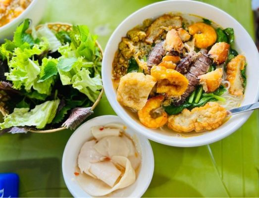 Bún hải sản cô Ỉn