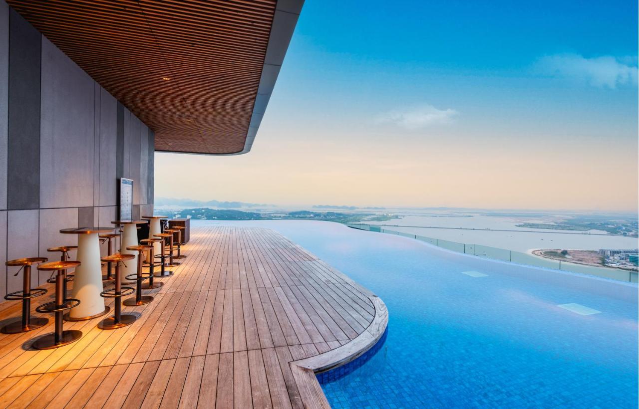 A La Carte Ha Long Bay