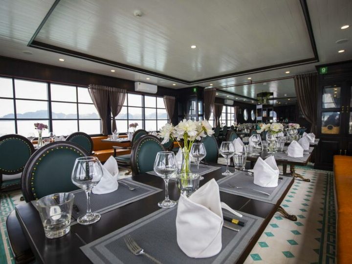 Tour 1 ngày thăm quan Vịnh Bái Tử Long của Thomas Kim Travel