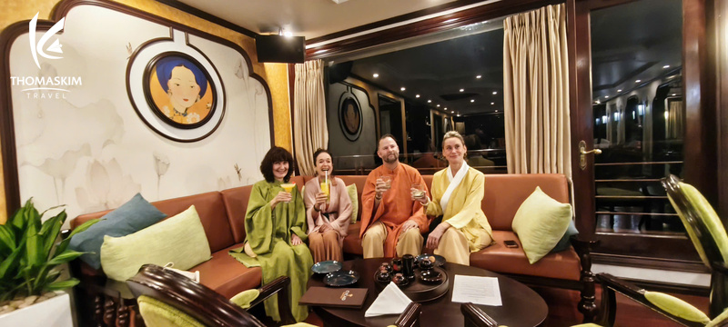 Đặt Tour Du Thuyền Cycad Cruise Tham Quan Vịnh Hạ Long 10 Cycad Cruise 9